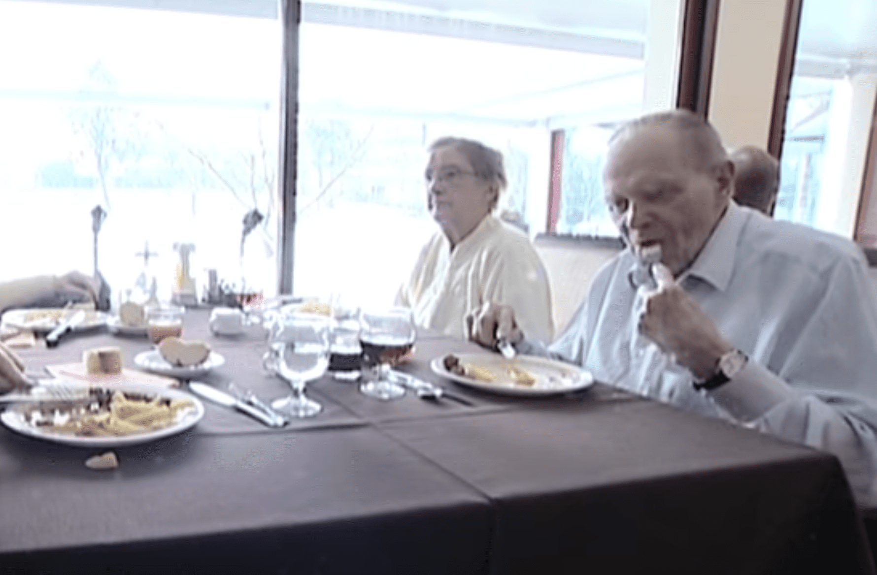 La distribution des repas en EHPAD : des enjeux cruciaux pour le bien-être des résidents