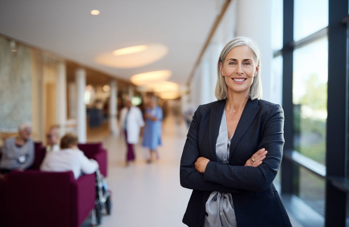 Directeurs d&rsquo;EHPAD : 4 défis majeurs qui transforment leur métier au quotidien