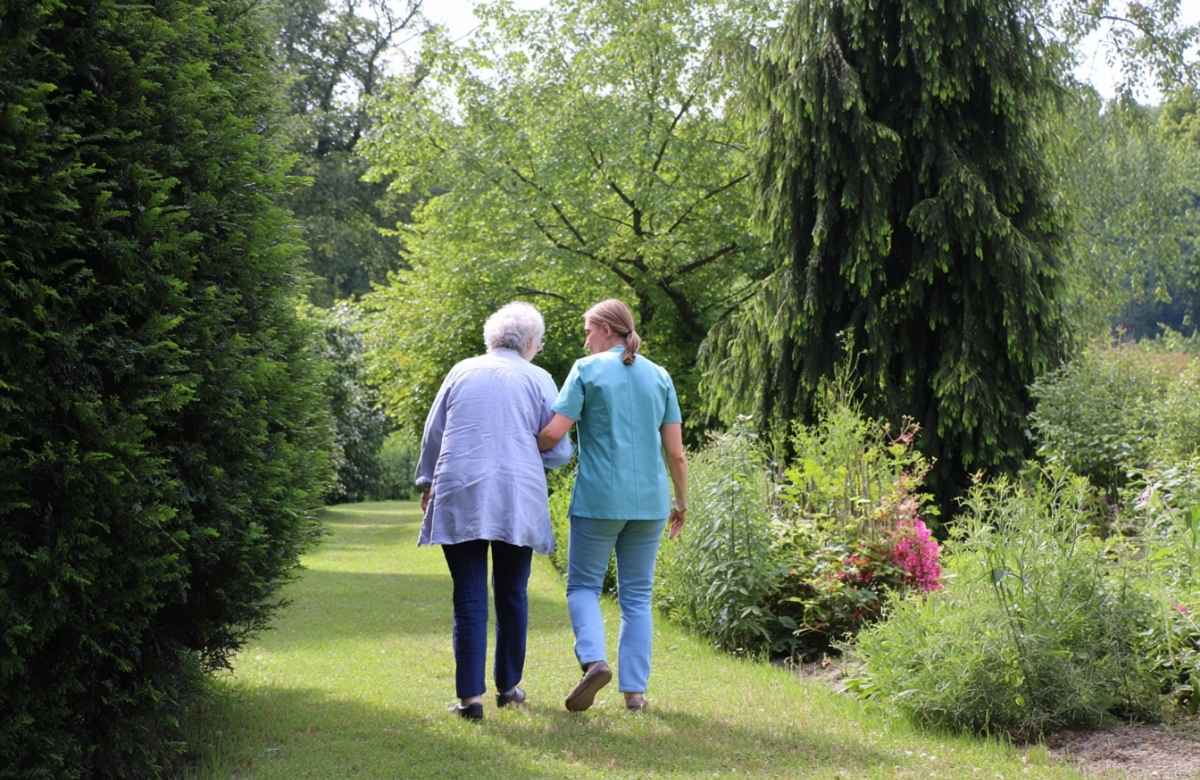 La réglementation en ehpad impose la présence d'un espace extérieur accessible