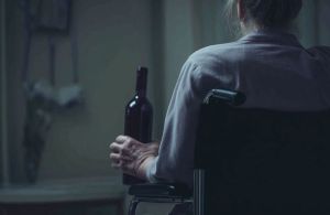 Maltraitance en EHPAD : Alcoolisme du personnel met