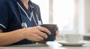 Prévention du Burnout des Soignants en EHPAD : Guide Pratique 2026