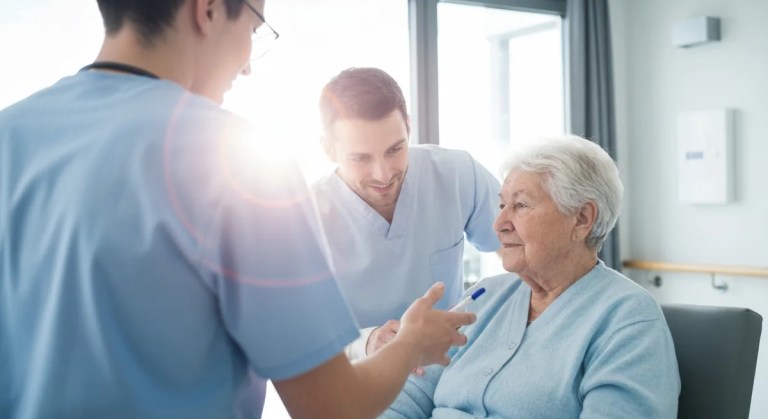 Leasing social : 50 000 voitures électriques aux soignants dès juin 2026