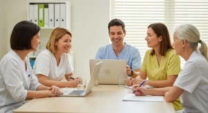 Médiation des personnels en EHPAD : désamorcer les conflits au travail